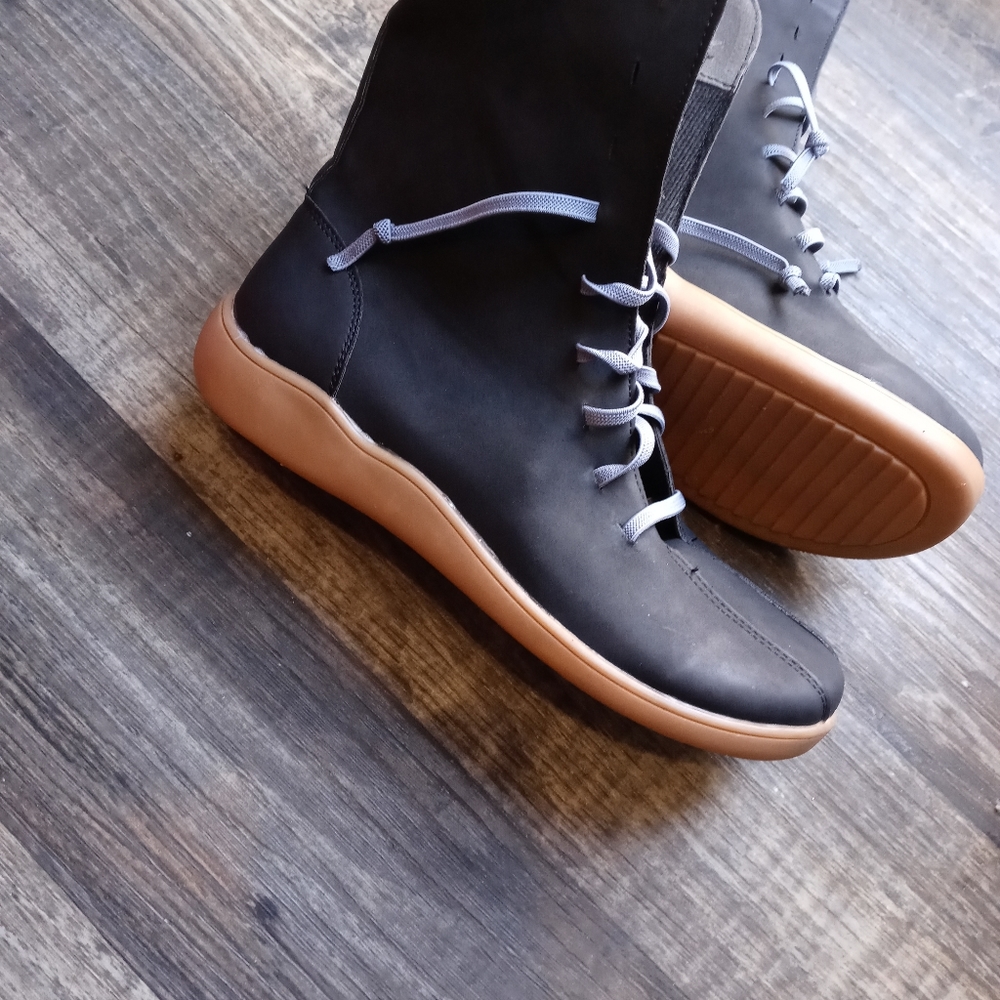 Boots - Picture 2 of 5